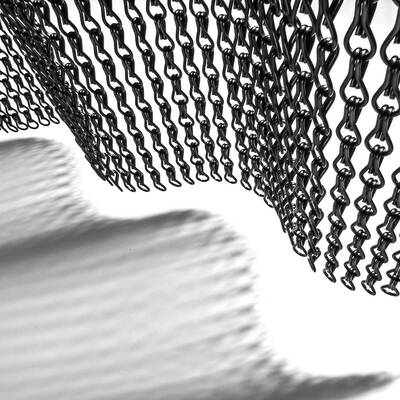 সহজ স্থাপন এবং ভাল বায়ুচলাচলের সাথে পোকামাকড় সুরক্ষার জন্য 24 মিমি চেইন দূরত্ব অ্যালুমিনিয়াম চেইন ফ্লাই স্ক্রিন