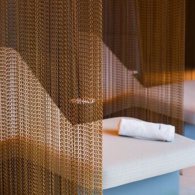 12x24 মিমি চেইন সাইজ অ্যালুমিনিয়াম চেইন ফ্লাই স্ক্রিন 60% খোলা এলাকা এবং কার্যকর ফ্লাই নিয়ন্ত্রণের জন্য 1.2 মিমি তারের ব্যাসার্ধ সহ